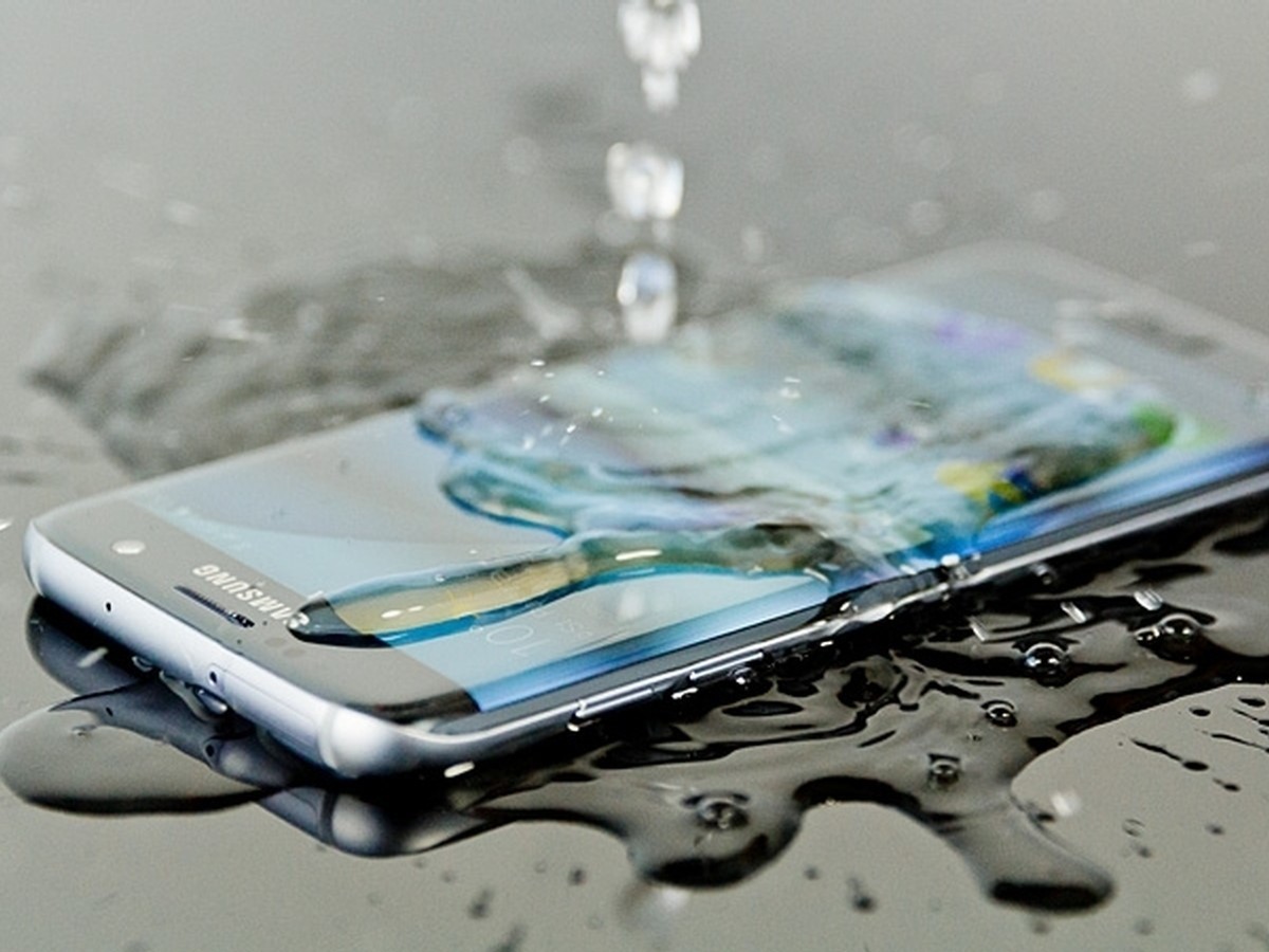 ¿Qué hacer ante daños por líquido en móviles iPhone y portátiles en Sevilla?
